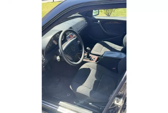 Auto in Vendita a Tirana - 3,200 Euro