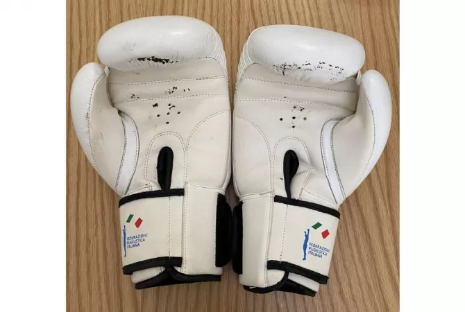 Different articles a Tirana - 9,000 Leke