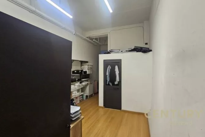 Business Property for Rent 3+1 in Tirana - 2,500 Euro