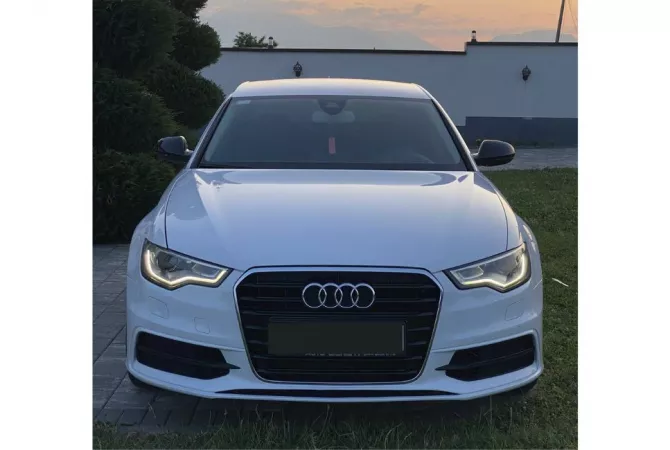 Auto in Vendita a Tirana - 14,500 Euro