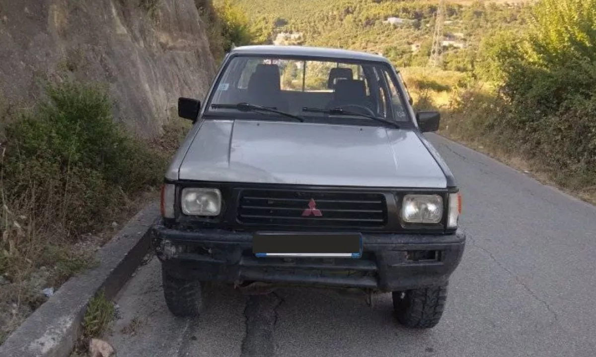 Auto in Vendita a Tirana, Mitsubishi, 2000 Diesel,Kambio Manual Pagamento 450,000  Leke.