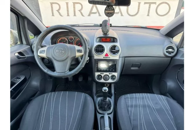 Auto in Vendita a Tirana, Opel, 2008 Diesel,Kambio Manual Pagamento 2,800  Euro.