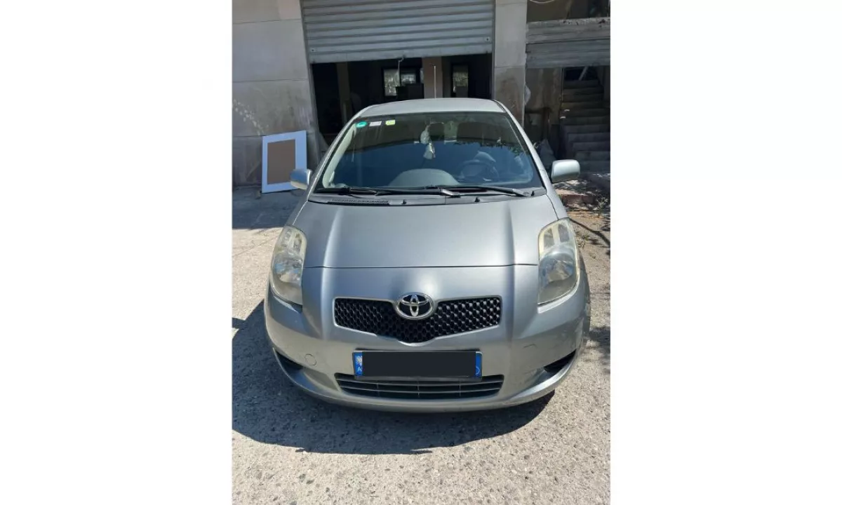 Auto in Vendita a Tirana, Toyota, 2006 Diesel,Kambio Automatik Pagamento 4,200  Euro.