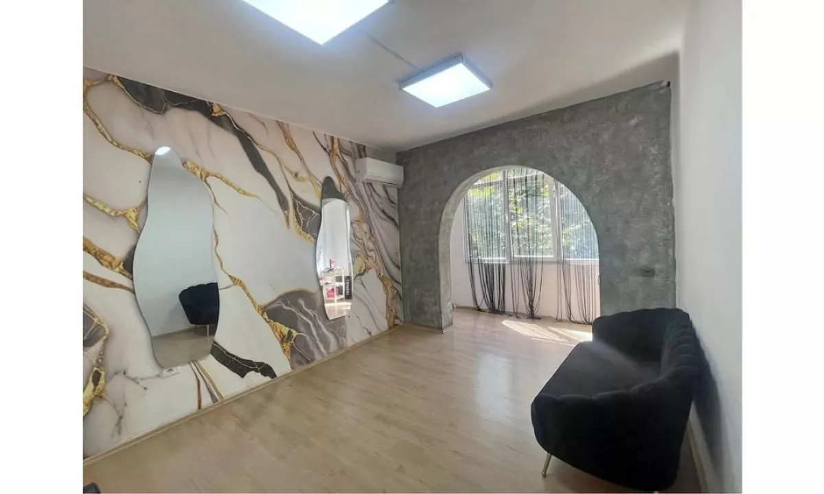 Jepet me qira ambient 2+1 te 21 Dhjetori