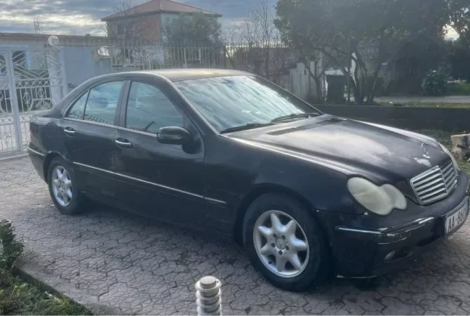 Auto in Vendita a Tirana - 1,500 Euro