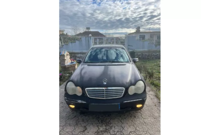 Auto in Vendita a Tirana - 1,500 Euro