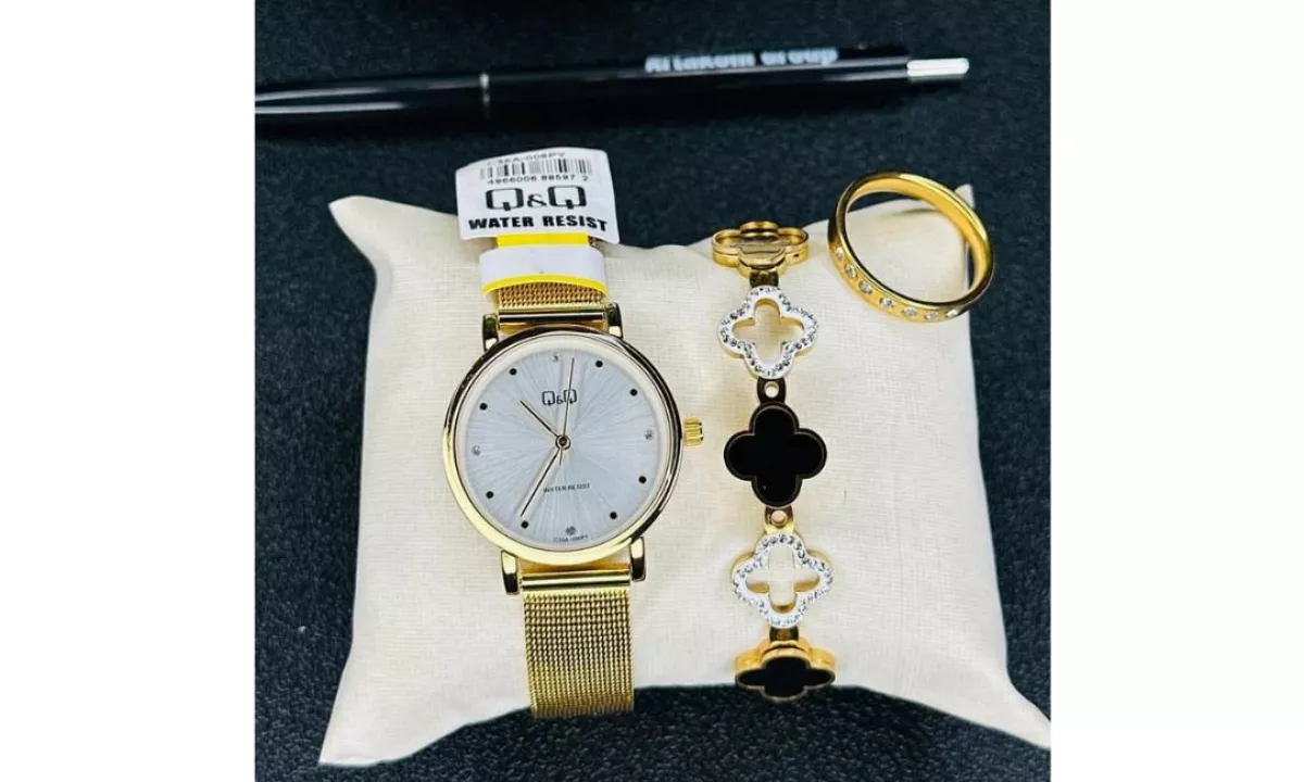 Ore luksoze Q&Q per femra