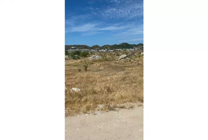 Truall ose Toke ne Durres - 342,720 Euro