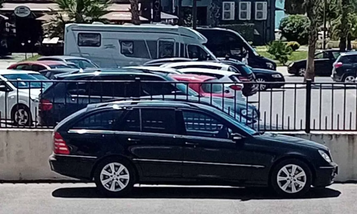 Auto in Vendita a Tirana, Mercedes-Benz, 2004 Diesel,Kambio Automatik Pagamento 3,500  Euro.