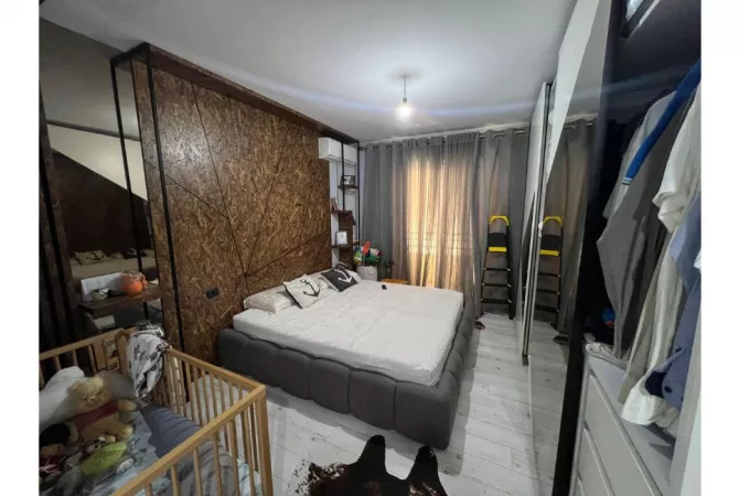 Shtepi ne shitje Apartament ne Tirane, 2+1, Mobilimi E mobiluar, Pagesa 155,000  Euro.