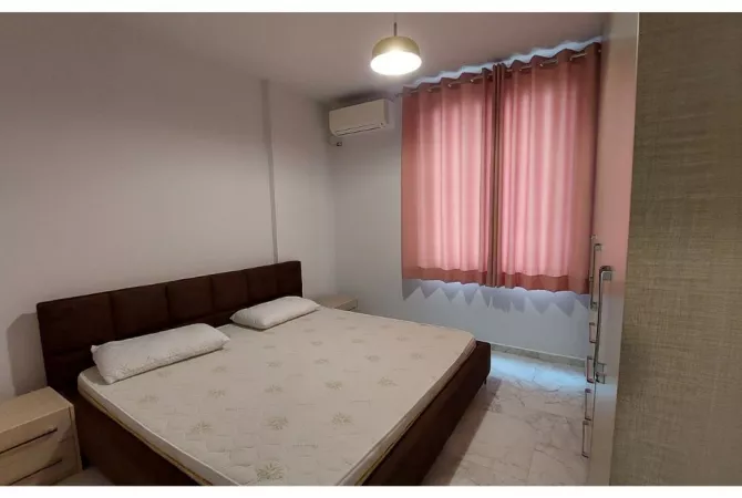 Shtepi me qera Apartament ne Vlore, 2+1, Mobilimi E mobiluar, Pagesa 500  Euro.