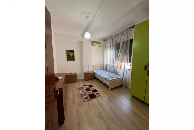 Shtepi ne shitje Apartament ne Tirane, 2+1, Mobilimi E mobiluar, Pagesa 135,000  Euro.