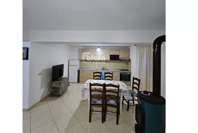 Shtepi me qera Shtepi Private ne Vlore, 1+1, Mobilimi E mobiluar, Pagesa 250  Euro.