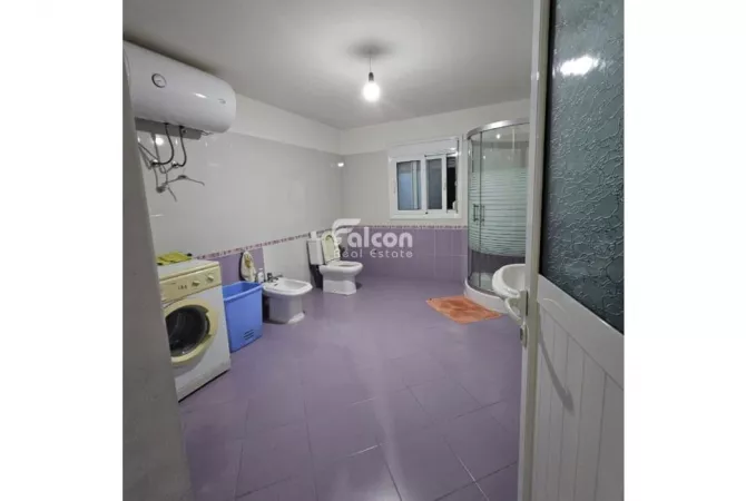 Shtepi me qera Shtepi Private ne Vlore, 1+1, Mobilimi E mobiluar, Pagesa 250  Euro.