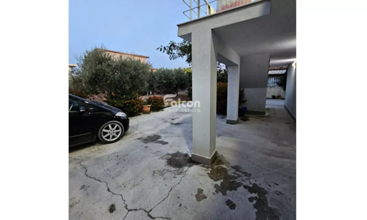 Shtepi me qera Shtepi Private ne Vlore, 1+1, Mobilimi E mobiluar, Pagesa 250  Euro.