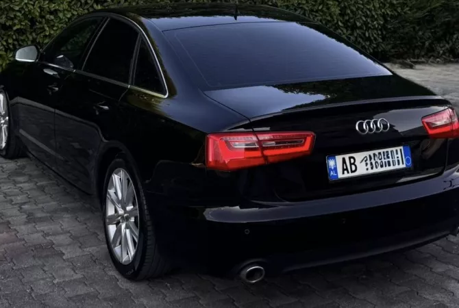 Auto in Vendita a Tirana - 10,500 Euro