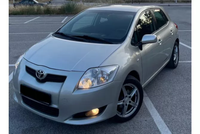 Auto in Vendita a Valona - 3,800 Euro