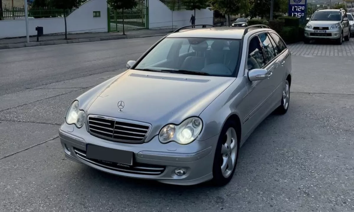 Auto in Vendita a Tirana, Mercedes-Benz, 2005 Diesel,Kambio Automatik Pagamento 4,200  Euro.