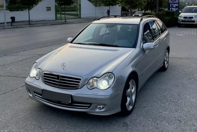 Auto in Vendita a Tirana - 4,200 Euro