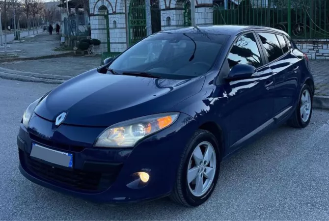 Auto in Vendita a Tirana - 3,200 Euro
