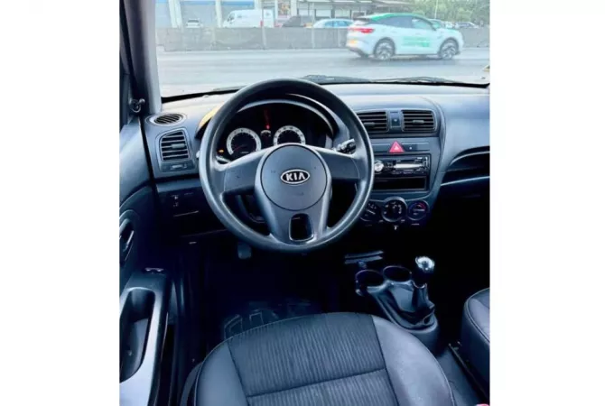 Auto in Vendita a Tirana - 2,200 Euro