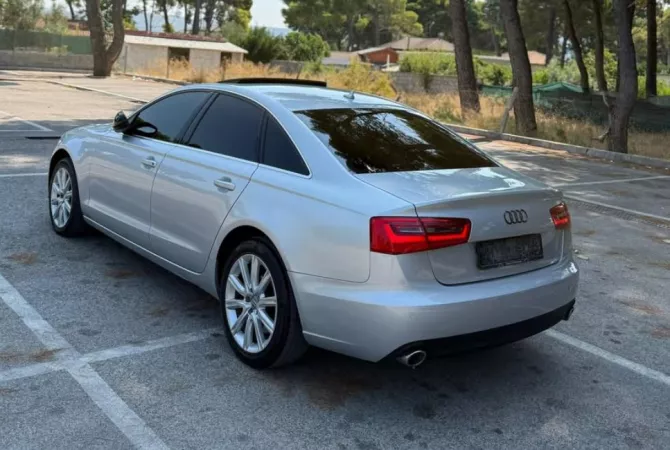 Auto in Vendita a Tirana - 10,200 Euro