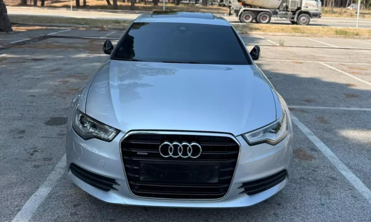 Auto in Vendita a Tirana, Audi, 2012 Diesel,Kambio Manual Pagamento 10,200  Euro.