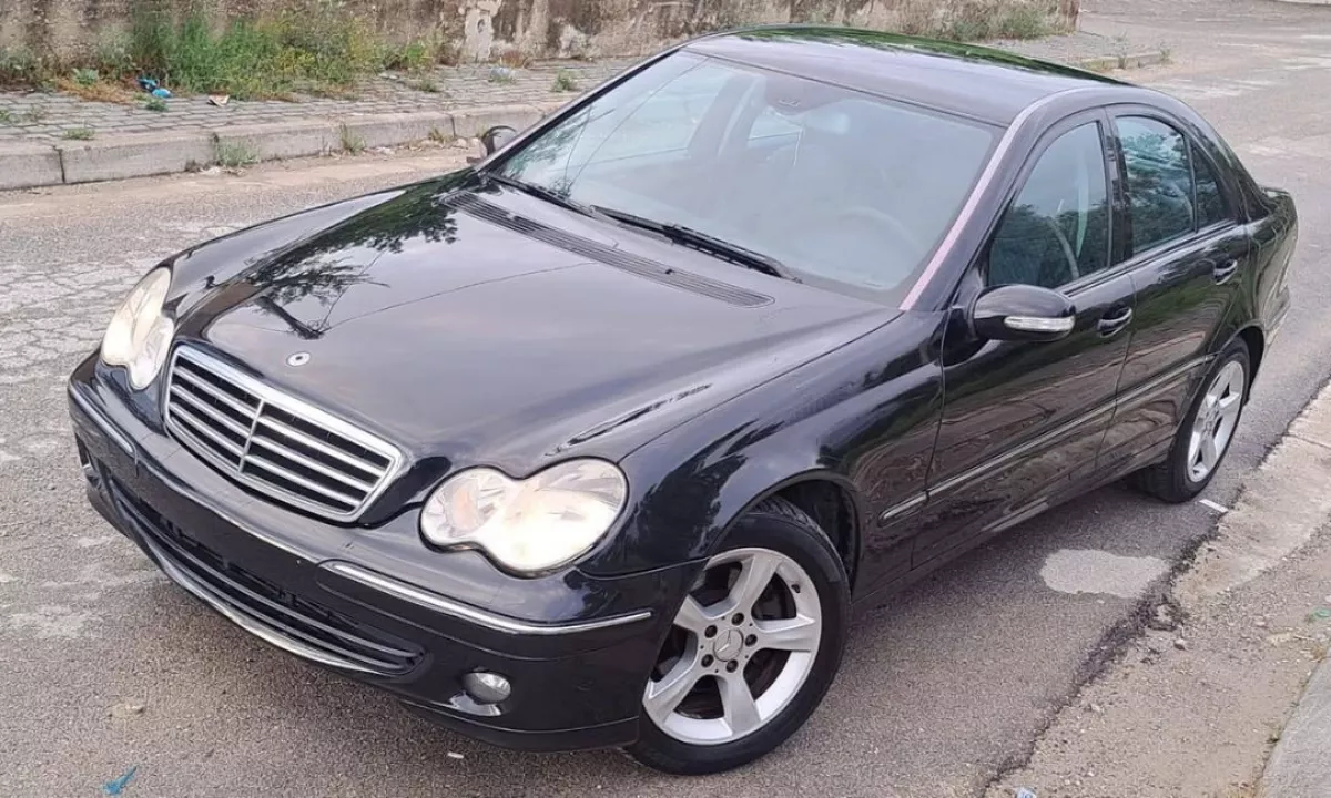 Auto in Vendita a Tirana, Mercedes-Benz, 2006 Diesel,Kambio Automatik Pagamento 3,800  Euro.