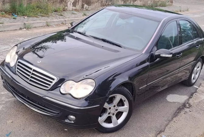 Auto in Vendita a Tirana - 3,800 Euro