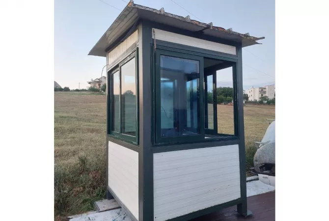 Different articles a Durazzo - 55,000 Leke