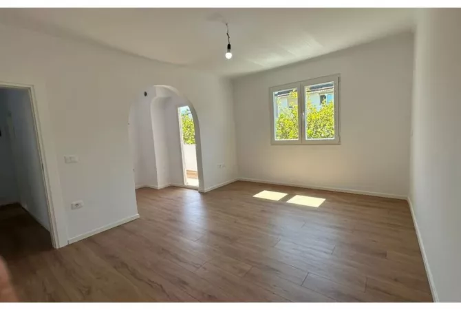 SHITET APARTAMENT 2+1 – TE PEDIATRIA 🏠