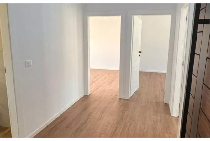 Shtepi ne shitje Apartament ne Tirane, 2+1, Mobilimi Bosh, pa mobiluar, Pagesa 129,000  Euro.