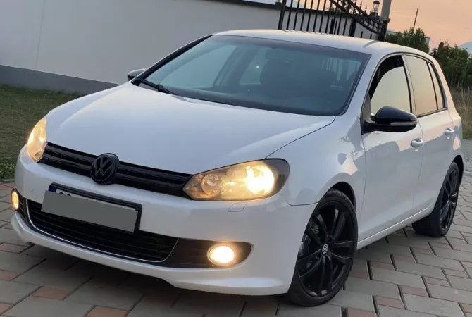 Auto in Vendita a Tirana - 8,300 Euro