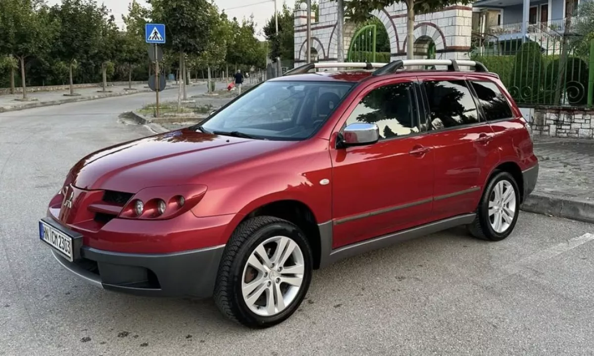 Auto in Vendita a Tirana, Mitsubishi, 2005 Diesel,Kambio Automatik Pagamento 5,700  Euro.