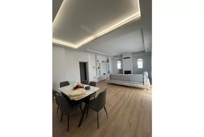 Shtepi ne shitje Vila Luksoze ne Tirane, 3+1, Mobilimi E mobiluar, Pagesa 800,000  Euro.