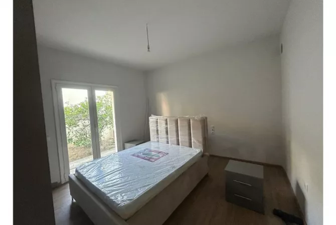 Shtepi ne shitje Vila Luksoze ne Tirane, 3+1, Mobilimi E mobiluar, Pagesa 800,000  Euro.