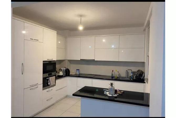 Shtepi ne shitje Apartament ne Tirane, 2+1, Mobilimi E mobiluar, Pagesa 155,000  Euro.