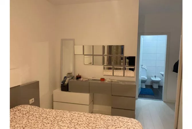 Shtepi ne shitje Apartament ne Tirane, 2+1, Mobilimi E mobiluar, Pagesa 155,000  Euro.