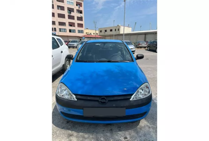 Auto in Vendita a Tirana - 2,000 Euro