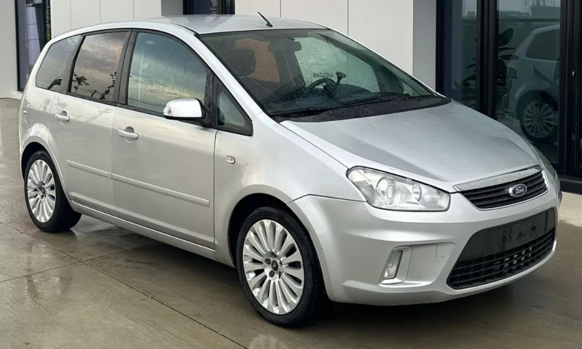 Auto in Vendita a Tirana, Ford, 2010 Diesel,Kambio Manual Pagamento 3,200  Euro.