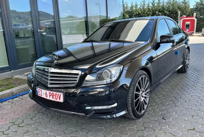 Auto in Vendita a Tirana - 9,600 Euro