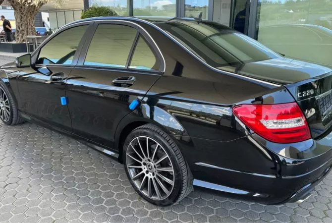 Auto in Vendita a Tirana - 9,600 Euro