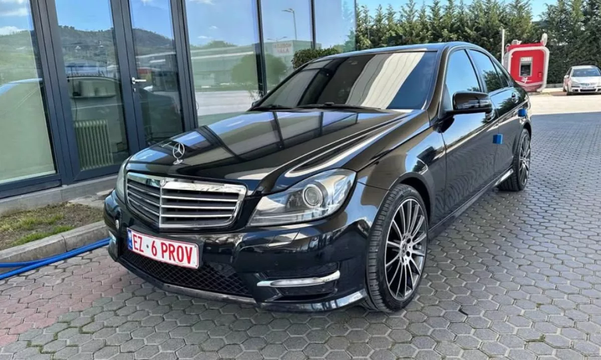 Auto in Vendita a Tirana, Mercedes-Benz, 2014 Diesel,Kambio Automatik Pagamento 9,600  Euro.