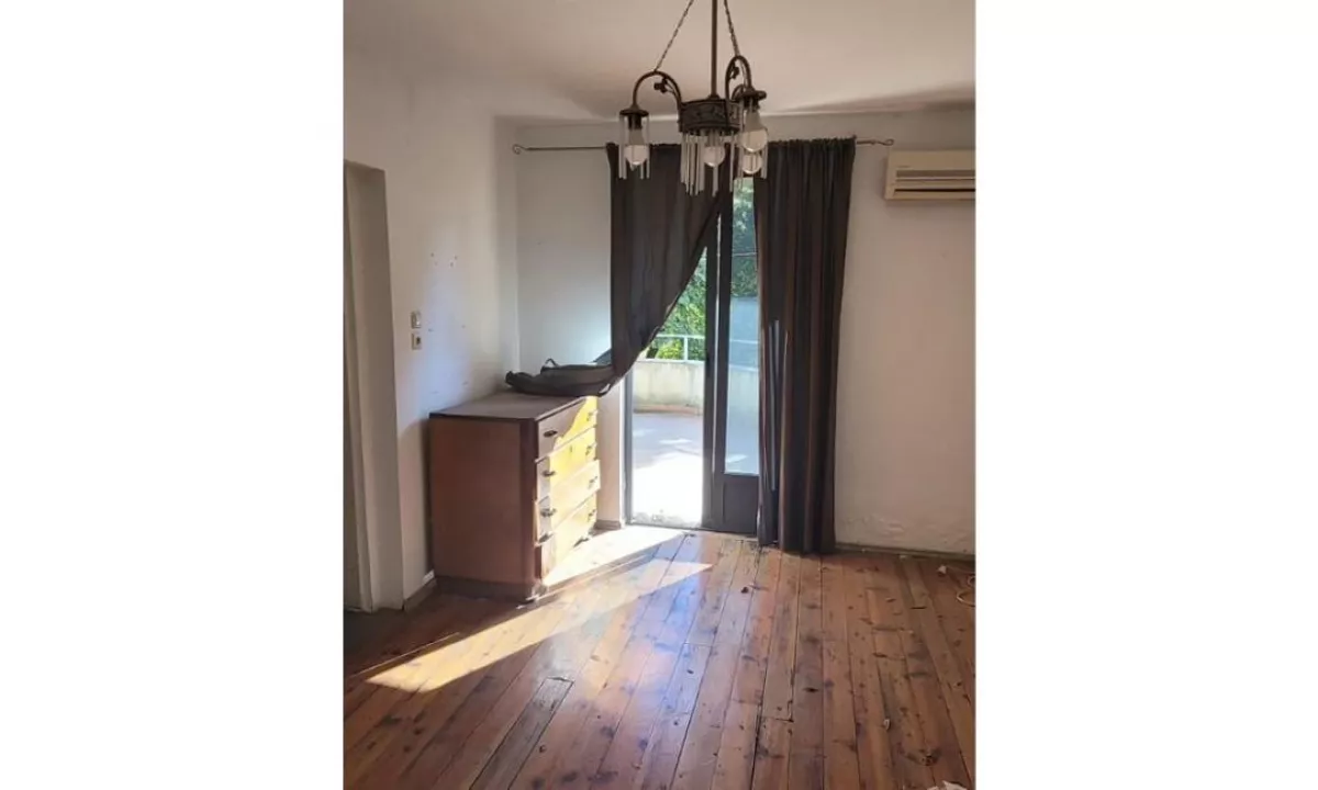 Shtepi ne shitje Apartament ne Tirane, 1+1, Mobilimi Pjeserisht e mobiluar, Pagesa 95,000  Euro.