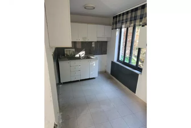 Shtepi ne shitje Apartament ne Tirane, 1+1, Mobilimi Pjeserisht e mobiluar, Pagesa 95,000  Euro.