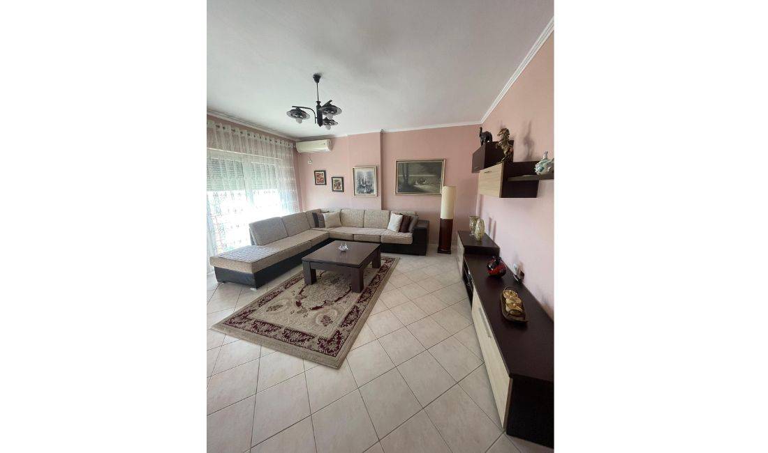 Shtepi me qera Apartament ne Tirane, 2+1, Mobilimi E mobiluar, Pagesa 55,000  Leke.