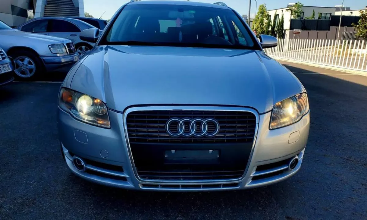 Auto in Vendita a Tirana, Audi, 2007 Benzine,Kambio Automatik Pagamento 3,600  Euro.