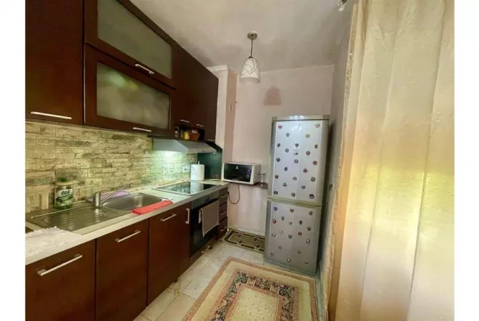 Shtepi ne shitje Apartament ne Tirane, 1+1, Mobilimi E mobiluar, Pagesa 105,000  Euro.