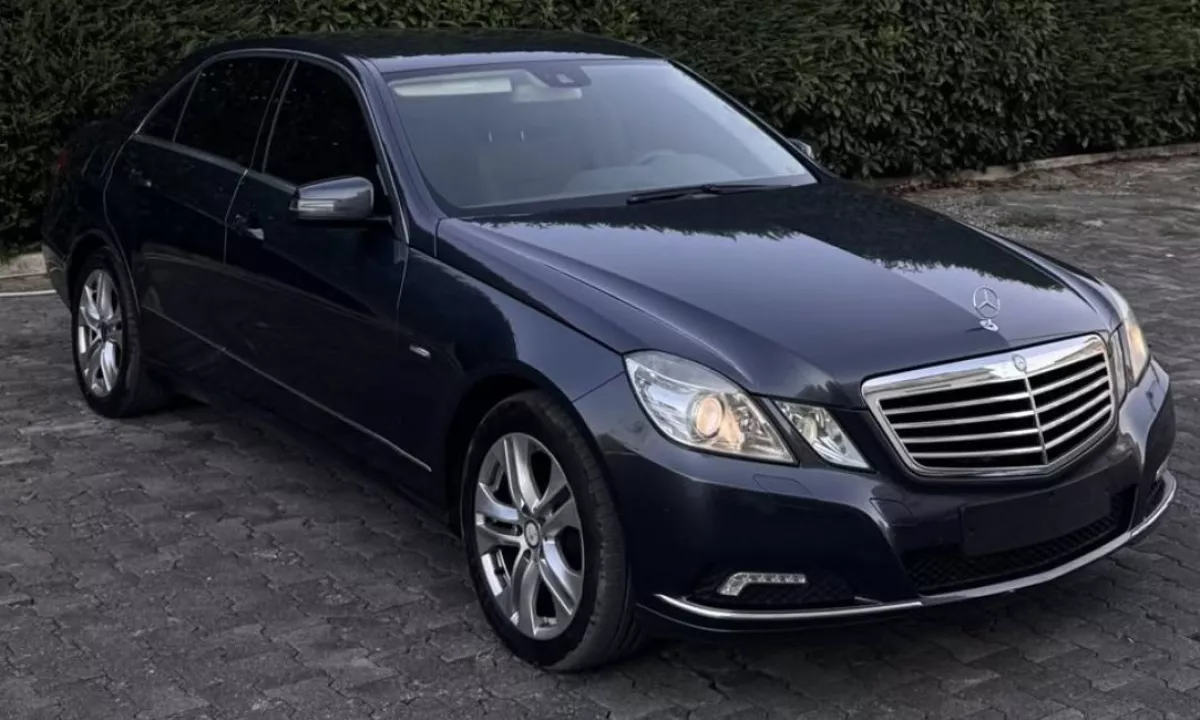 Auto in Vendita a Tirana, Mercedes-Benz, 2010 Diesel,Kambio Automatik Pagamento 8,400  Euro.