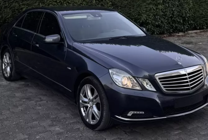 Auto in Vendita a Tirana - 8,400 Euro